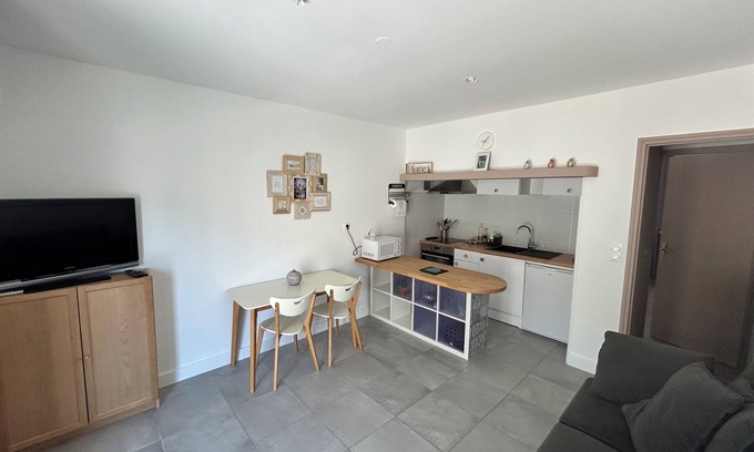 Gard Rhodanien Appartement | 40 m2 apartment with small terrace and parking space
