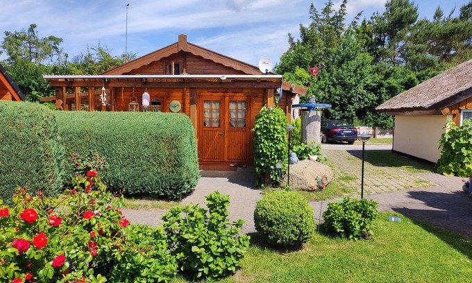 Born auf dem Darss Maison | 40 m² bungalow "Vogelnest" with south-facing terrace, TV and W-LAN for max. 2 persons