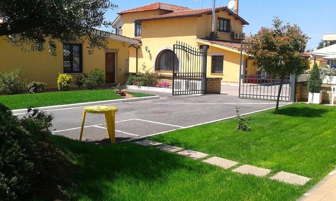 Pomezia Hôtel | 40 m² Hôtel ∙ 127 personnes