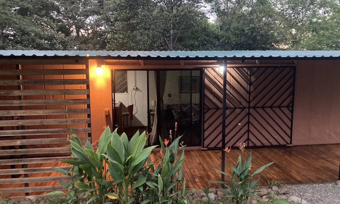 Las Delicias Maison | 40' Tasteful container tucked away in the Jungle!