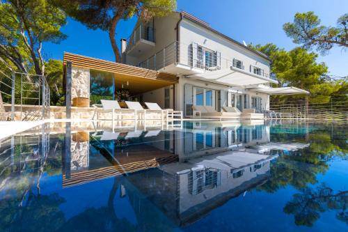 Hvar Villa | 400 m² Villa ∙ 10 chambres ∙ 20 personnes