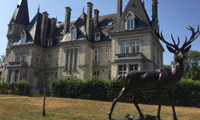 Saint-Jean-aux-Bois Appartement | 400m2 castle flat, 8 bedrooms + pool near Paris!