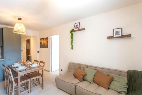 Pasteur Appartement | #41 Flat for 6, 3 Bdrs Parking Wifi 5mins walk Tram T1
