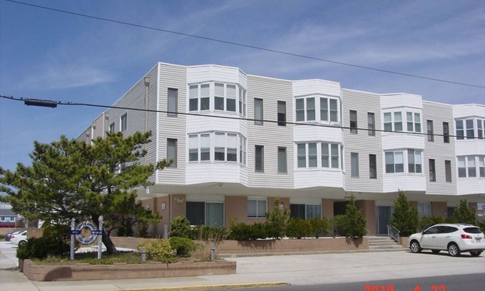 Sea Isle City Maison | 4114 Central Avenue Unit 213