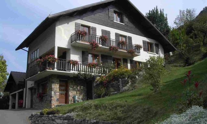 Salins-les-Thermes Appartement | appartement 42 m2 .Ideal pour une cure à Brides ou skier dans les 3 vallées.