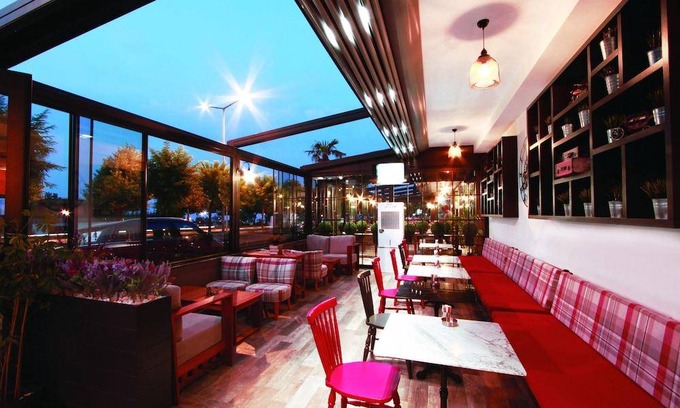 Merkezefendi Hôtel | 45 m² Hôtel ∙ 127 personnes
