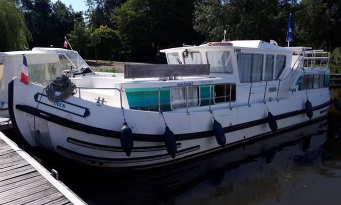 Chenille-Change Location De Bateaux | 45 m² Péniche ∙ 3 chambres ∙ 7 personnes