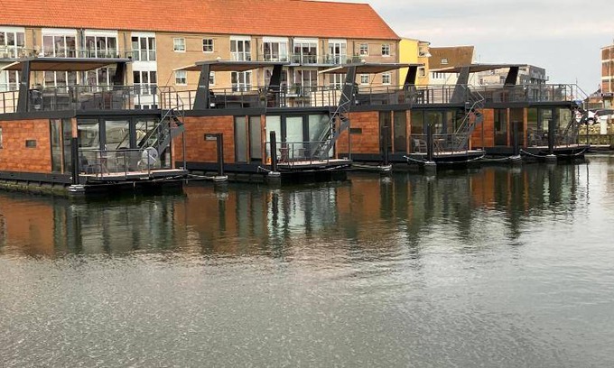 Nykobing Falster Location De Bateaux | 450 m² Péniche ∙ 2 chambres ∙ 6 personnes
