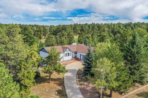 Woodmoor Maison | 4BD Woodland Lodge Pool Table Grill Dogs Welcome