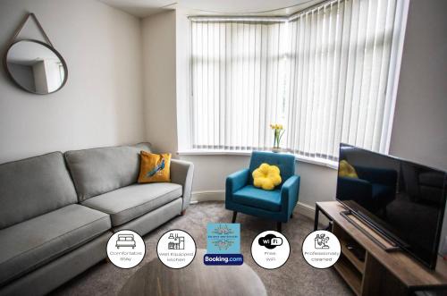 Hagley Appartement | 4Bedroom House By Escape & Estates Short Lets & Serviced Accommodation Stourbridge With Private Garden & Off Road Parking