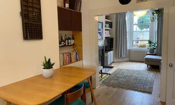 Walthamstow Maison | 4Bedroom house With Fireplace and Sauna
