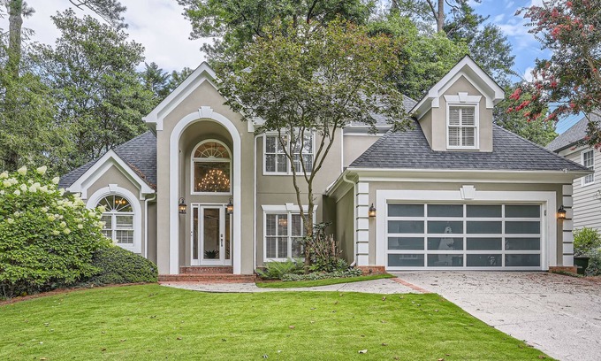Buckhead Maison | 4BR/4.5BA Sleek Serenity Residence