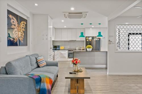 Macgregor Appartement | 4BR Haven in MacGregor - Family Fun Awaits