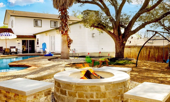 North San Antonio - SAT Maison | Pool, Hot Tub, Putt Putt Dreamscape!