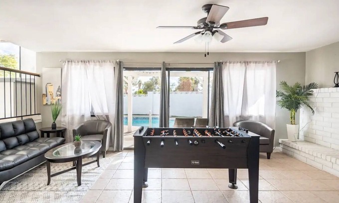 Paradise Maison | 4BR Pool-House Vacation by the Strip! Family-Friendly!