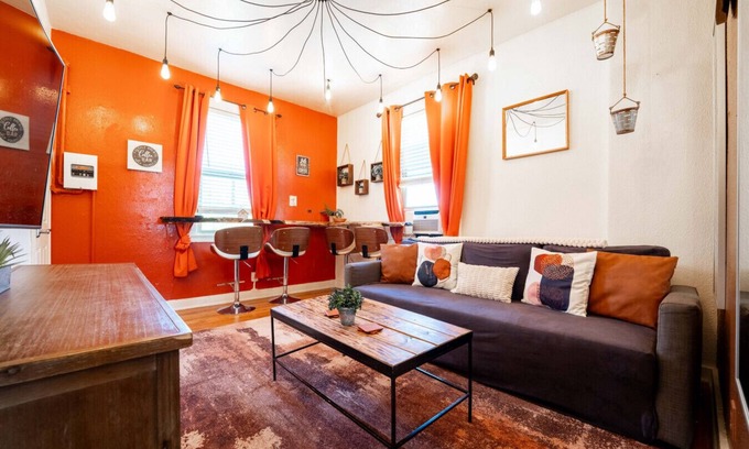 Downtown Tucson Maison | Christmas Festival 4BR Retreat w Pvt Yard & Fun