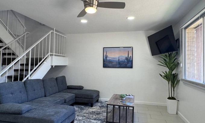 Casa Granada Townhouses Maison | 4BR Sleeps 12 Arcade Fire Patio