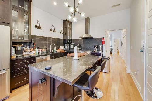Castro District Maison | 4br2ba Remodeled Home In The Heart Of The Castro!