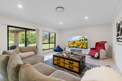 Parkinson Maison | 4BSpacious Cozy Family Entertained home at Parkinson