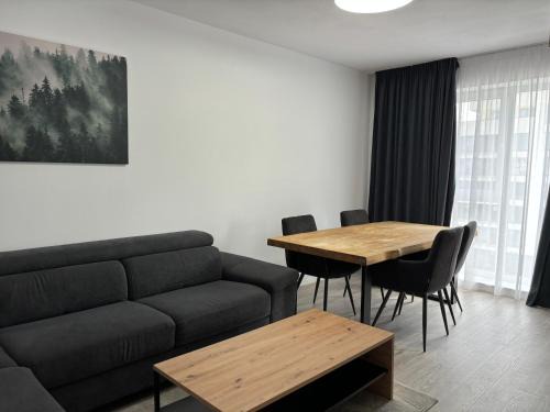 Tractorul Appartement | 4FriendsCoresiBrasov X