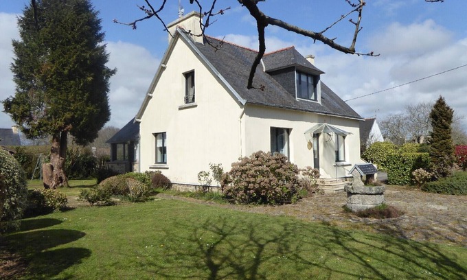 Concarneau Maison | 4P -MAISON DE VACANCES AVEC BEAU JARDIN PAYSAGÉ!
