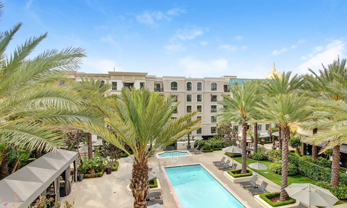 Downtown Maison | 4th floor 2B/2bath with private balcony overlooking the pool at the Americana!