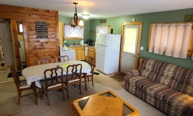 Eagle Bay Cabine | 4th Lake Front Cabin @ Eagle Bay Village