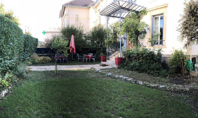 Vittel Villa | Appartement 5* de 4 à 6 pers. dans maison de maître quartier thermal VITTEL