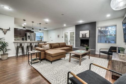 Park Central Maison | 5-BD 2-BA Spring Valley Park Home w Backyard Fun