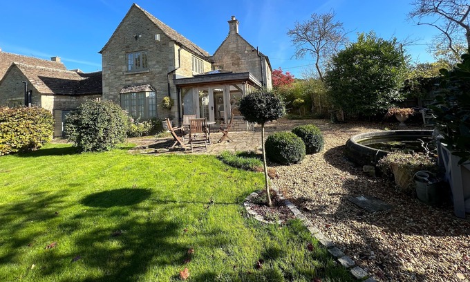 Sandy Lane Cottage | 5 * chalet de luxe indépendant 2 chambres à la périphérie de Lacock