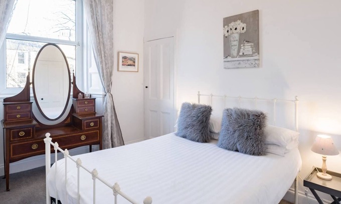 Comely Bank Appartement | 5 * Beautiful & Vintage, spacieux dans un endroit chic!