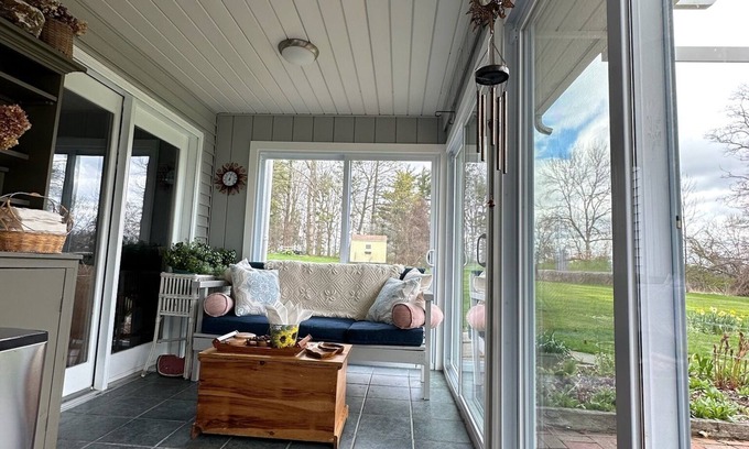 Skaneateles Maison | 5 Bed/3 Bth Highland Ave