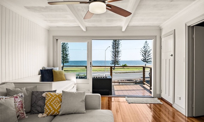 Clontarf Maison | 5-Bed Beachfront Bells Beach Bungalow, Lovely View