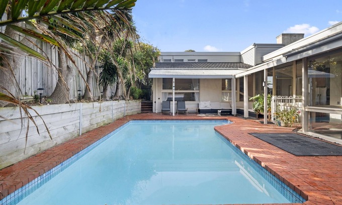 Beaumaris Maison | 5-Bed Haven with Pool Minutes From Beaches & Parks