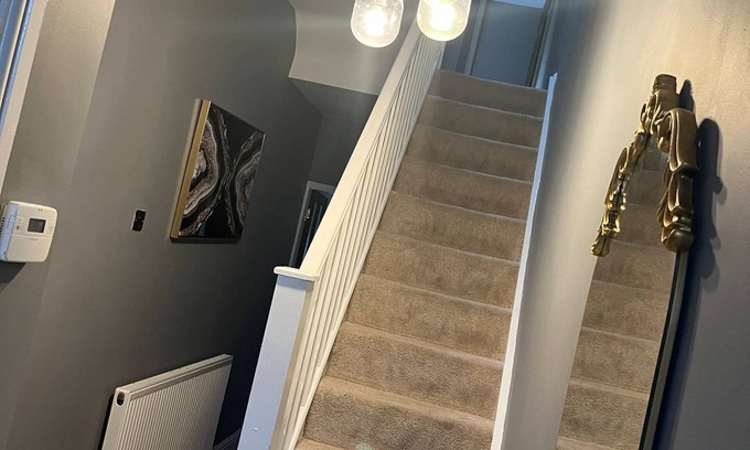 Birmingham Maison | 5 Bed House Near Edgbaston Cricket stadium Perfect for Contractors and Families!