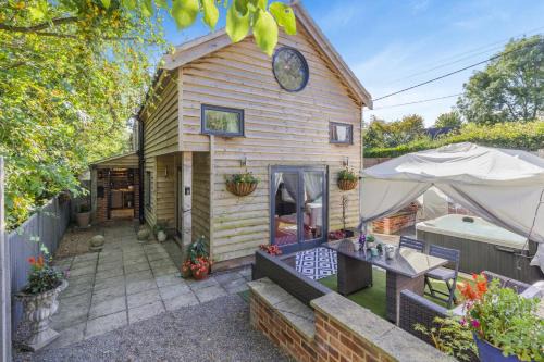Blofield Maison | 5 Bed in Blofield oc-s33037