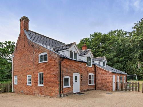 Wroxham Maison | 5 Bed in Wroxham 56103