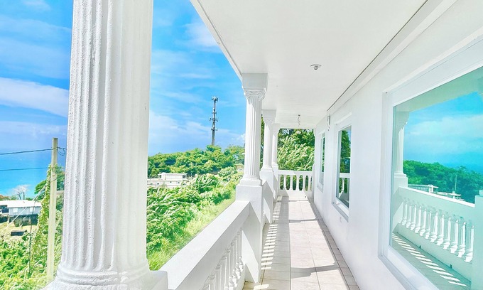 Camino Nuevo Maison | 5 Bed Ocean View w private Pool one of best beaches less than 1.1 mile from Home