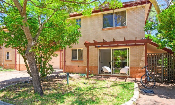 Macquarie Park Maison | 5 bed Townhouse near Macquarie Uni with WiFi&Free Parking