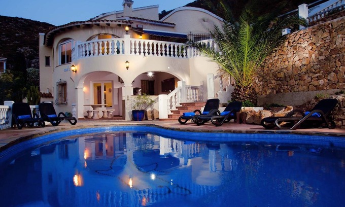 El Portet Villa | SPA. CENTRAL. y PISCINE CHAUFFÉE. AIR CON. WiFi, SKY TV. 12 minutes à pied de b
