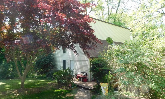 Calvert Beach-Long Beach Maison | 5 bedroom, 8 bed, 3 story house a block from beach