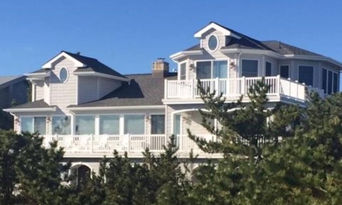 Barnegat Light Maison | 5 bedroom accommodation in Barnegat Light