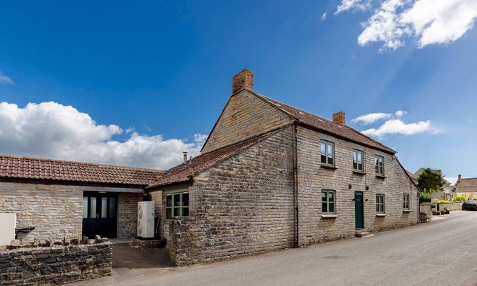 Shapwick Maison | 5 Bedroom Cottage - Somerset | Pass the Keys
