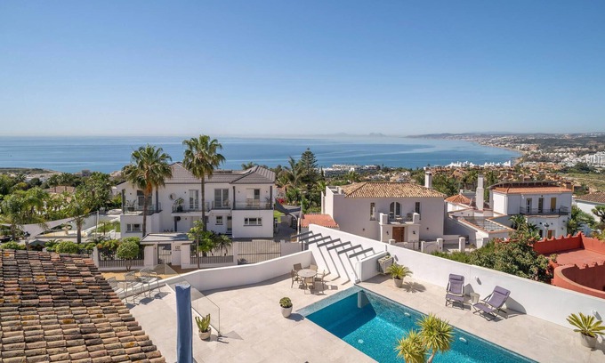 Urbanizacion Puerto de Estepona Maison | 5 bedroom accommodation in Urban.Puerto de Estep.