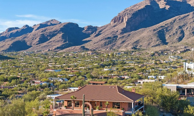 Coronado Foothills Estates Maison | 5 Bedroom HILLTOP Modern Breathtaking 360 degree VIEWS Heated Pool Spa Sleeps 16