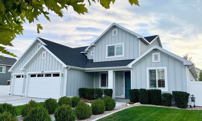 American Fork Maison | 5-bedroom house near I-15 with fitness room in lovely American Fork