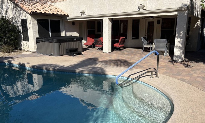 Arrowhead Ranch Maison | 5 Bedroom, Single level, Heated pool/spa, Great location for Spring Training