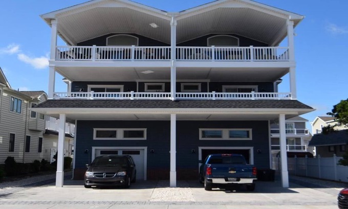 Sea Isle City Maison | 5 Bedrooms Plus Bonus Room, Elevator, & Block and a Half to Beach!