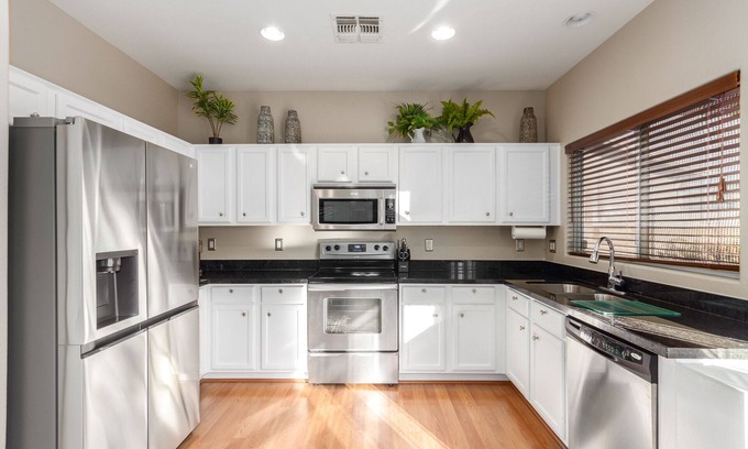 Avondale Maison | 5 bedrooms with pool near MLB Baseball Parks, NFL Football Stadium & NASCAR