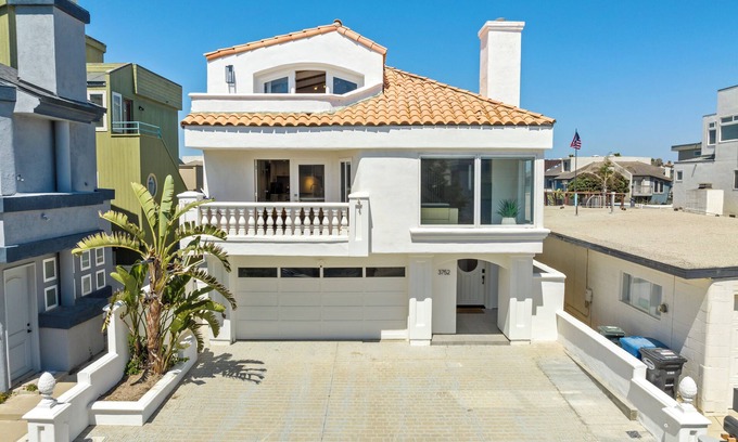 Hollywood Beach Maison | 5 beds 4 Bedroom 5 bath New Seaside Oasis pool/ping pong table